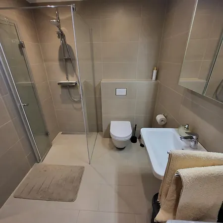 Apartmán Aptartment At Newer Building